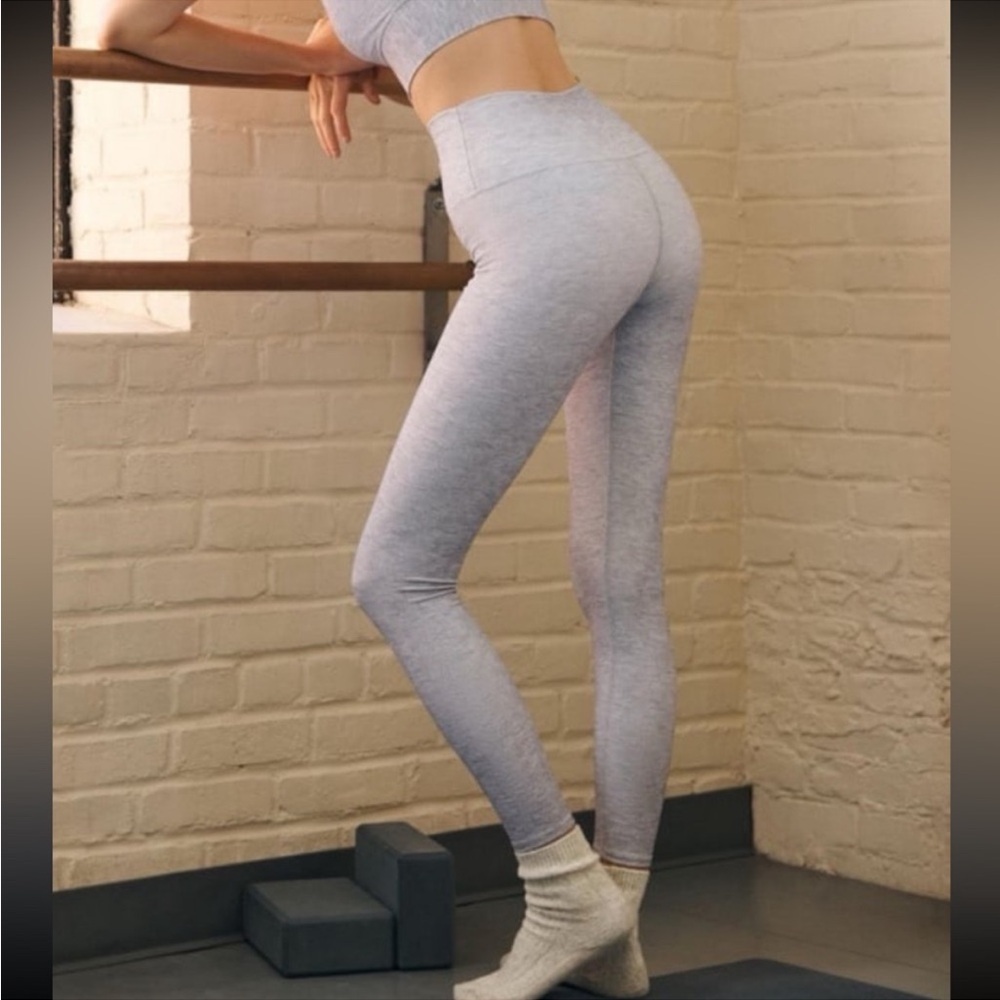 Women's Light Gray High-Waisted Leggings